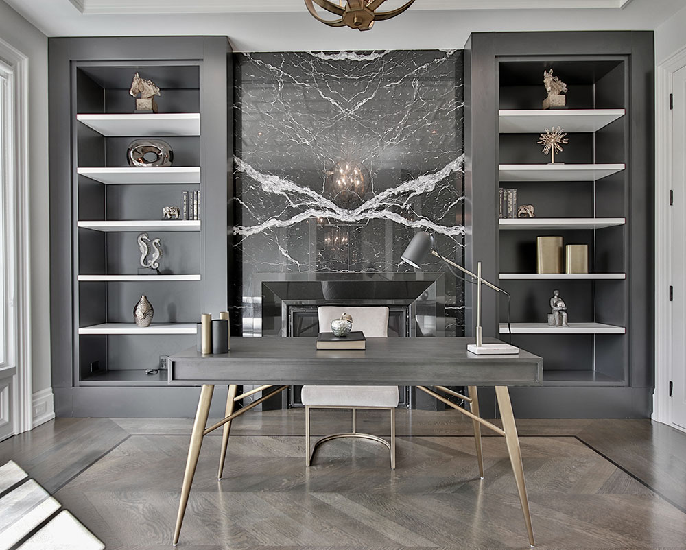 Stuckelemente und Zierprofile an der Wand